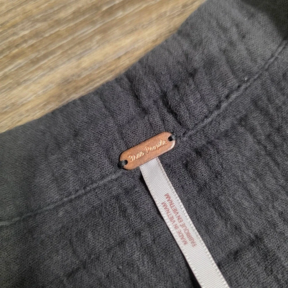 Free People Womens S Gauze Blouse Charcoal Gray Frayed Hem Henley V-Neck Top - Picture 4 of 8